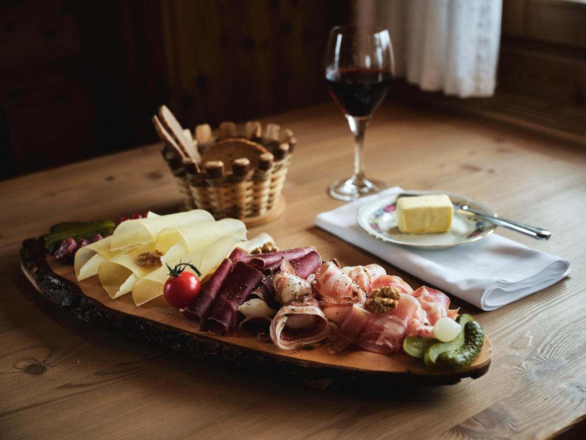 Hotel Edelweiss Blatten Loetschental 3*